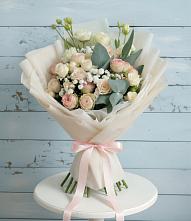 Букет цветов из:  Розы и Лизиантусы в Красавино