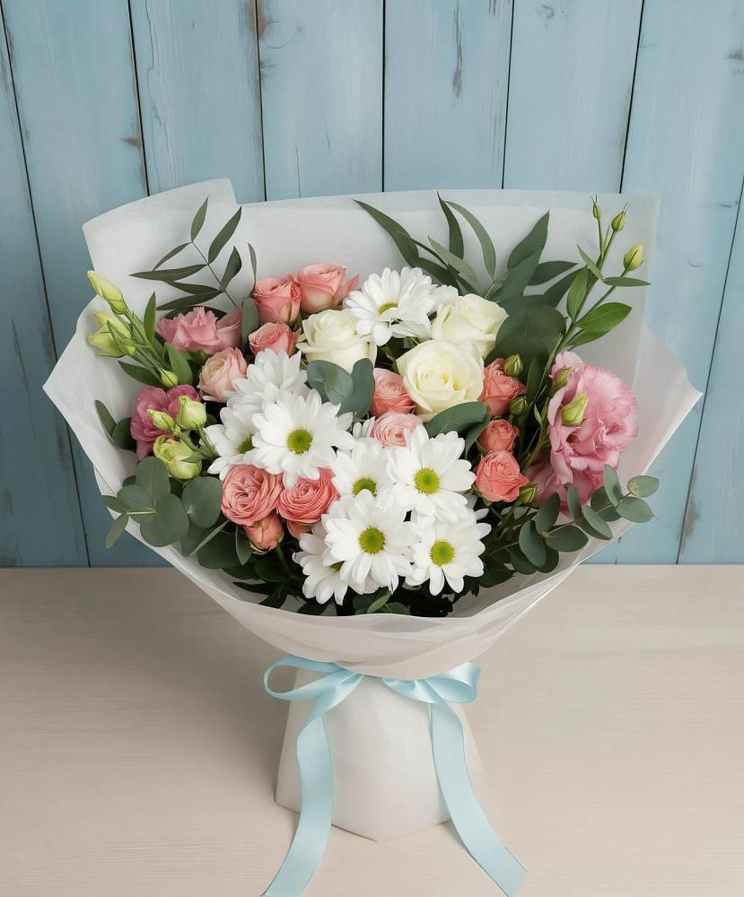 Букет цветов из: Розы, Лизиантусы и Хризантемы в Красавино