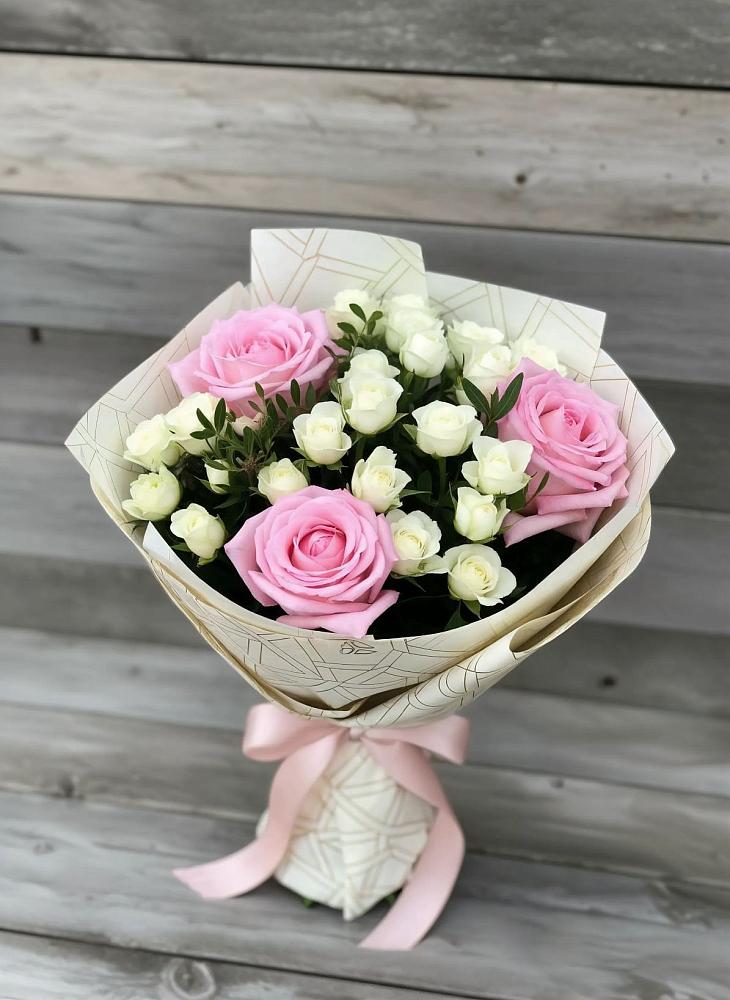 Букет цветов из: Розы в Красавино
