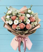 Букет цветов из:  Розы, Альстромерии и Лизиантусы в Красавино