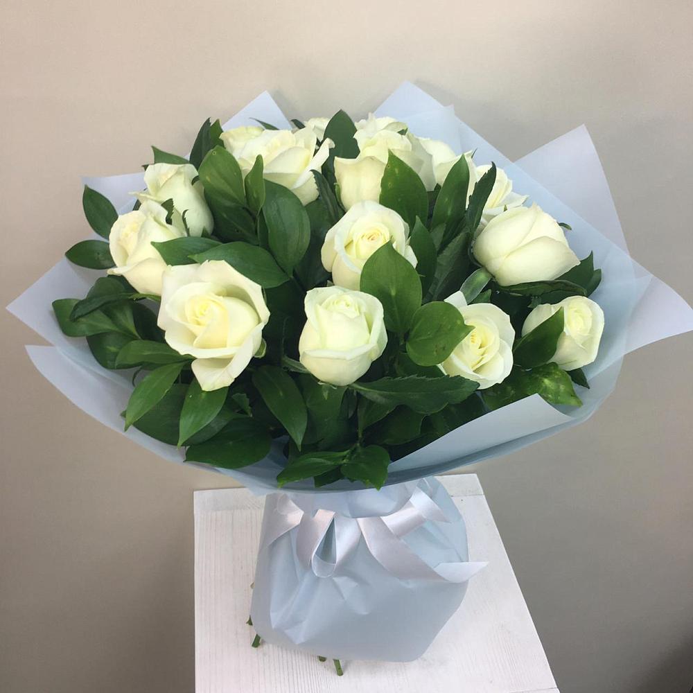Букет 15 Белых роз Проуд в Красавино
