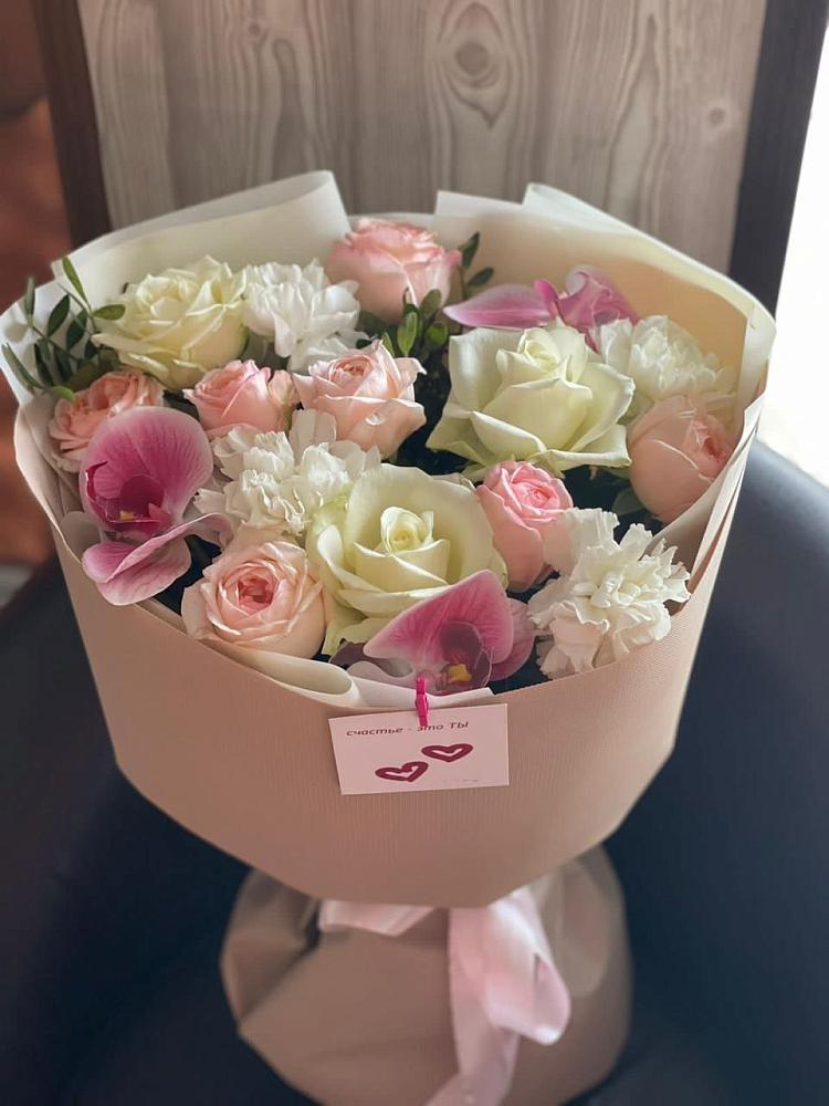 Букет цветов из: Орхидеи, Розы и Гвоздики в Красавино