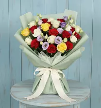 Букет цветов из:  Розы в Красавино
