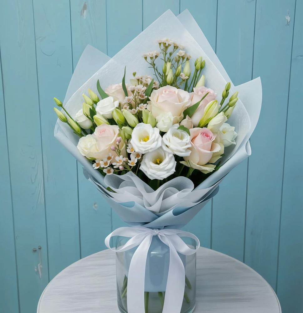 Букет цветов из: Розы и Лизиантусы в Красавино