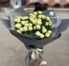 Букет Белые кустовые розы Солинеро в Красавино