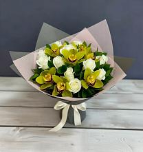 Букет цветов из:  Орхидеи и Розы в Красавино