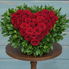 Цветочная композиция из Розы в виде сердца в Красавино