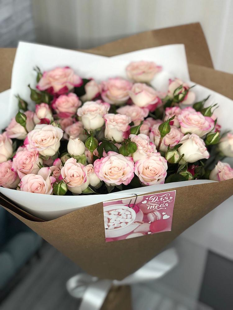 Букет цветов из: Розы в Красавино