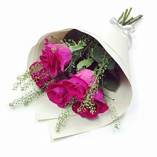 Букет цветов из:  Розы в Красавино