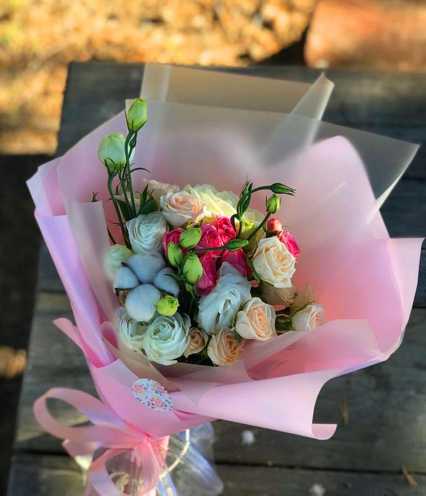 Букет цветов из: Розы и Лизиантусы в Красавино