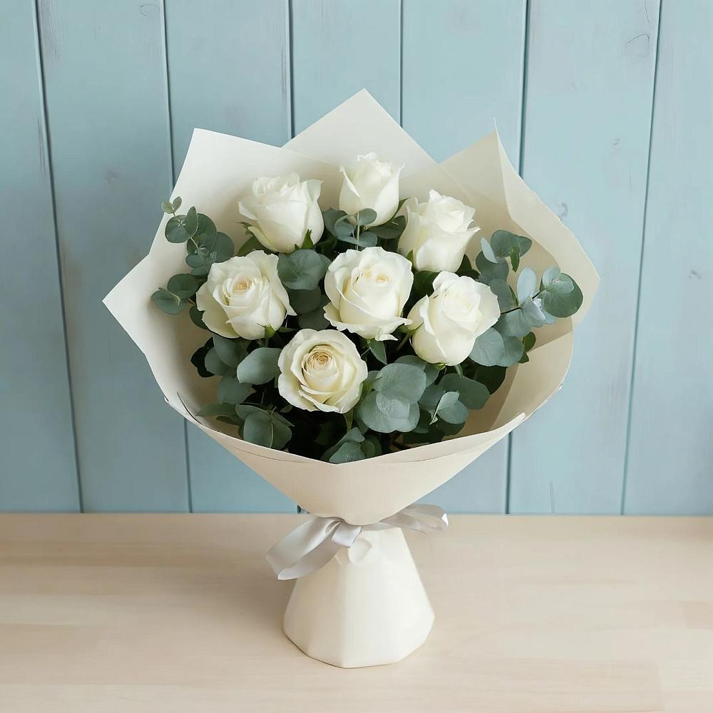 Букет Белые розы в Эвкалипте в Красавино