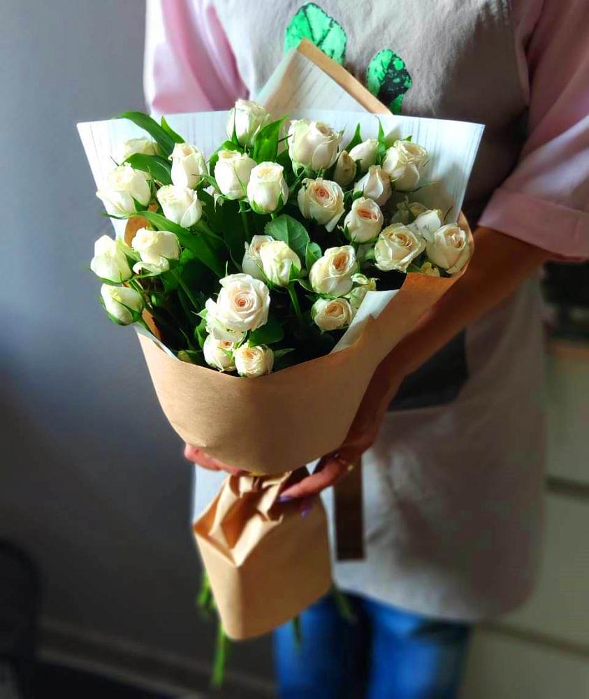Букет цветов из: Розы в Красавино