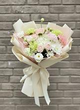 Букет цветов из:  Гвоздики, Розы, Лизиантусы и Хризантемы в Красавино