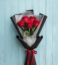 Букет цветов из:  Розы в Красавино