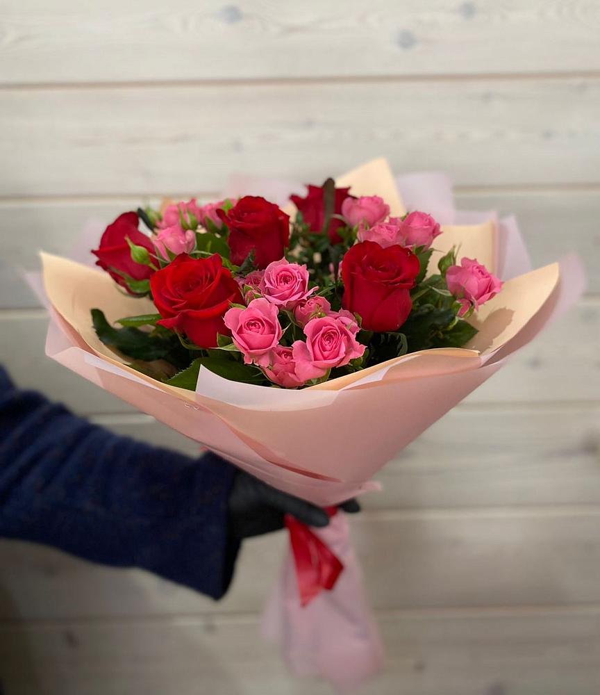 Букет цветов из: Розы в Красавино