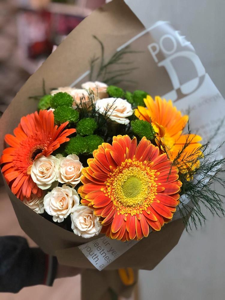 Букет цветов из: Герберы, Хризантемы и Розы в Красавино