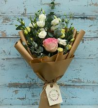 Букет цветов из:  Розы и Лизиантусы в Красавино
