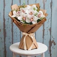 Букет цветов из:  Орхидеи и Розы в Красавино