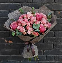 Букет цветов из:  Розы в Красавино
