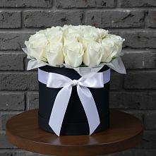 Цветочная композиция из Розы в шляпной коробке в Красавино